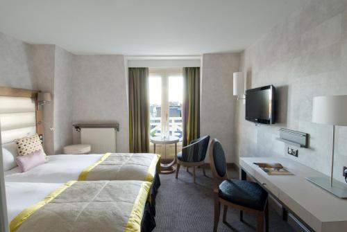 room detail thumbnail 1