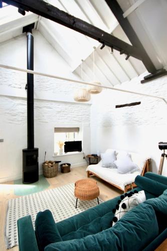 Facilities, Beautiful self-contained Cotswolds Barn in Yatton Keynell