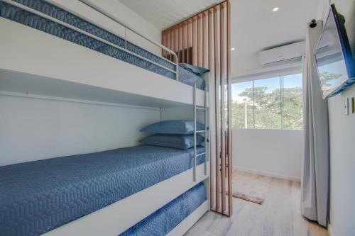 3 bunk beds