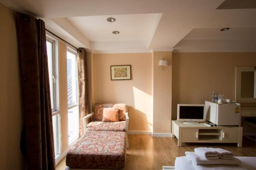 room detail thumbnail 0