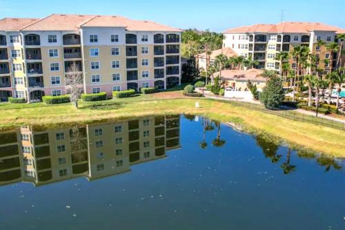 All furnished condo -than 10 min from major Parks! - image 11