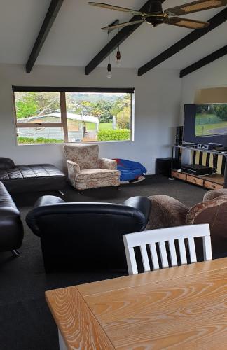Hosts on The Coast Holidays On Hardy, Cooks Beach (photo 5)