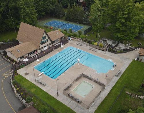 Zwembad, Indoor Pool, Firepit, Self Check-in, BBQ, FREE Amenities, KING Bed, Full Kitchen in Clarks Summit