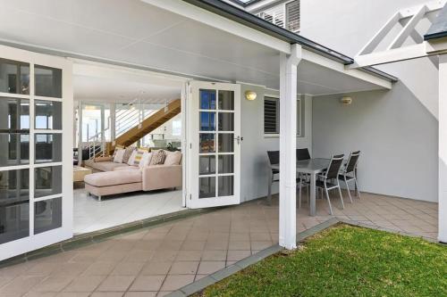 Waterfront Wonderland 41 Foreshore Dr stunning house with a lift linen Wi Fi and ducted air conditio in Port Stephens