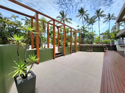 Cairns Luxury Waterfront Apartment