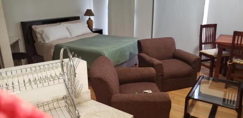 Studio Apartment image 10