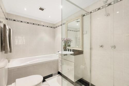 Pelican 17 Self- Catering - image 2
