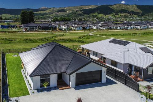 Exterior view, 39Carmine Five Star 4-bedroom Holiday Home in Nelson