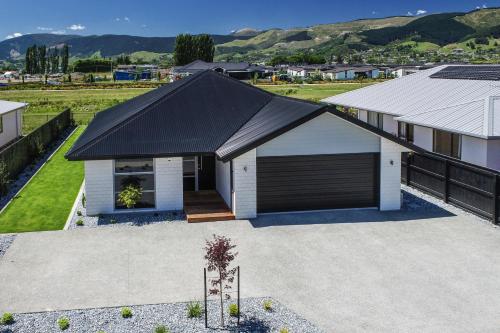 View, 39Carmine Five Star 4-bedroom Holiday Home in Nelson