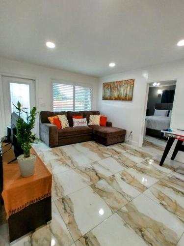 Be Our Guests! Cozy 3/2 w/ Oversized Yard Awaits in Pembroke Park, USA