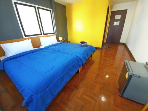 room detail thumbnail 1