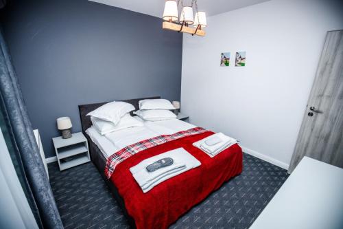 1 queen bed, 1 sofa bed