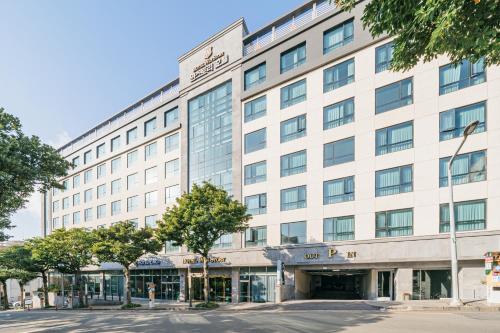 Hotel Zinc near Phòng trưng bày Lee Joong Seop