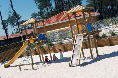 Résidence Vacancéole - Le Domaine des Grands Lacs - image 2