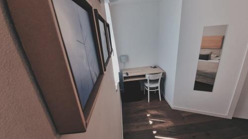 Double Room image 3