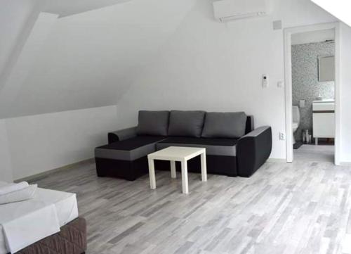 Тузлата пентхаус / Tuzlata penthouse in คาวาร์นา