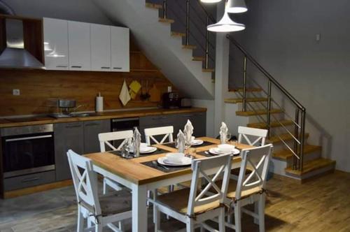 Тузлата пентхаус / Tuzlata penthouse in คาวาร์นา