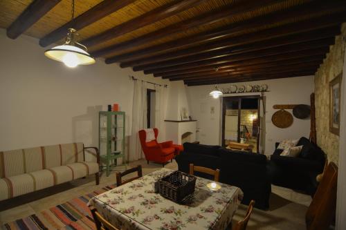 Aliki's House 1+ 2