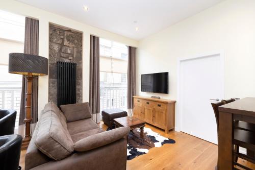 JOIVY 1 bed Flat in Old Town, next to St Giles Cathedral, Эдинбург (фото 7)