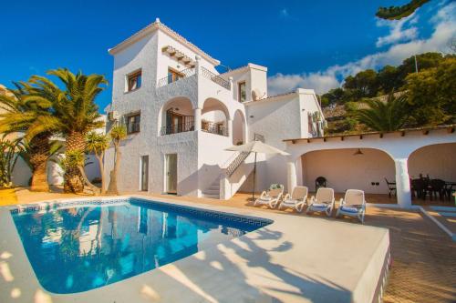 Villa Ibiza - PlusHolidays