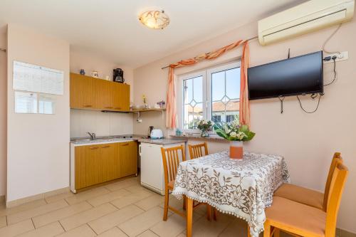 Apartment with Sea View image 8