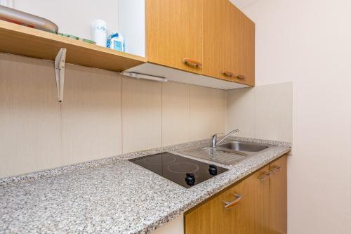 Apartment with Sea View image 9