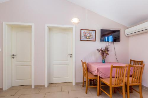 Apartment with Sea View image 7