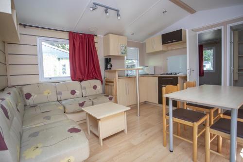 Camping du Lac Room Type - Two-Bedroom Cottage