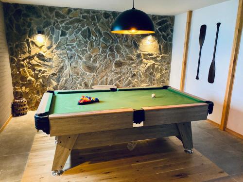 娛樂設施, REWA CZTERY PORY ROKU in 雷娃