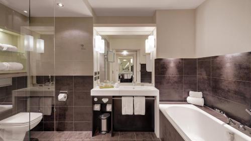 room detail thumbnail 2