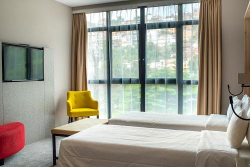 One-Bedroom Superior Apartment with Hill View image 10