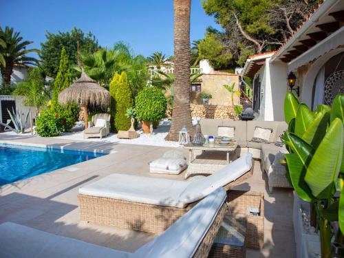 Holiday Home Verano by Interhome in Les Cometes