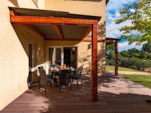 Apartment Residence Marina di Favone- T3- 4-6 pers-2 by Interhome in Conca
