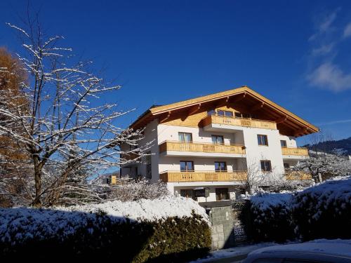 Apartment Panorama Apartments Ehrmann by Interhome Zell am See