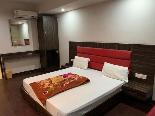 Deluxe Double Room image 9