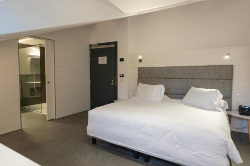 Boutique Hotel Touring - image 10