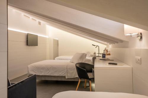 Boutique Hotel Touring - image 6