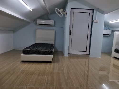 Color Mixed Home Hostel