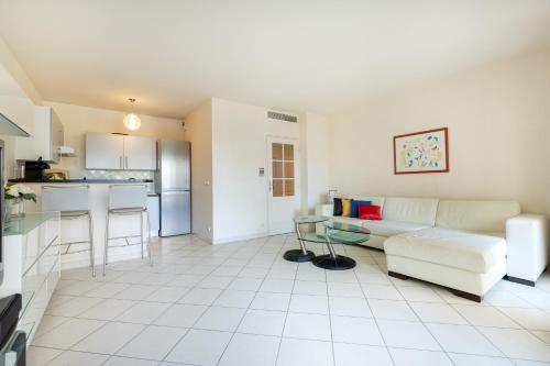 Apartment with Terrace 2