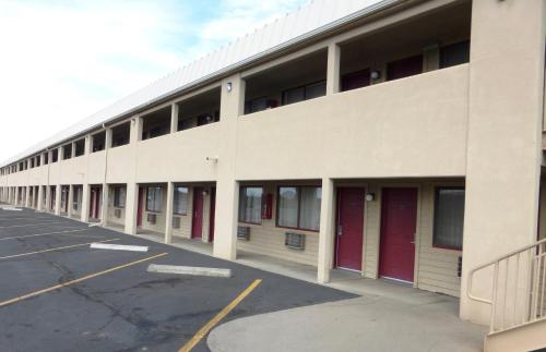 ทัศนียภาพภายนอกโรงแรม, เรด รูฟ อินน์ แกรนด์ จังค์ชั่น (Red Roof Inn Grand Junction) in แกรนด์จังค์ชัน (CO)