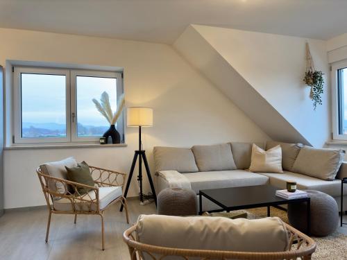 KUELhome - Moderne Wohnung mit Kuche & Parkplatz Ausblick auf den bayerischen Wald in Plattling
