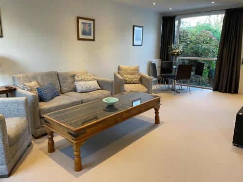 Secluded House in Vibrant Putney