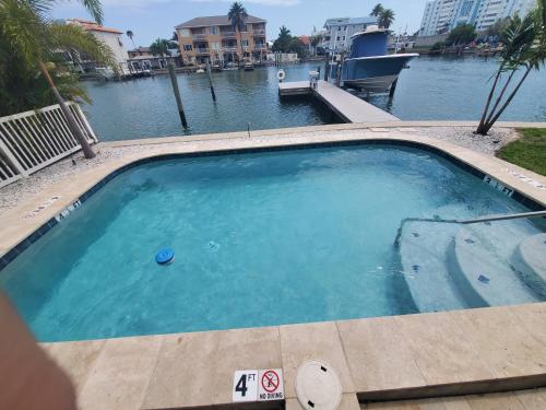 Waterfront & Pool Star5Vacations in St Pete Beach, USA
