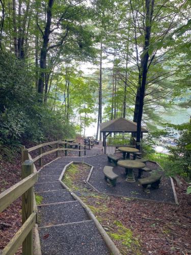 Dream Chaser Chalet at Nantahala Lake