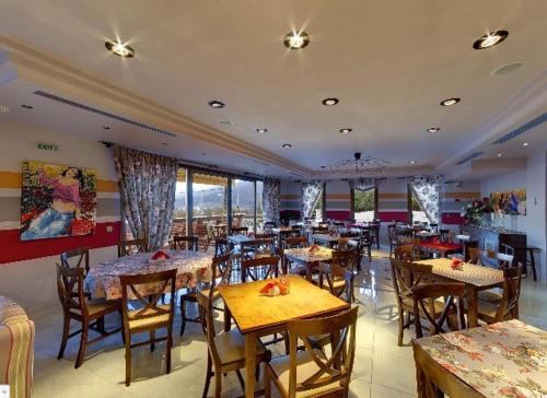 Dryades Hotel - image 7