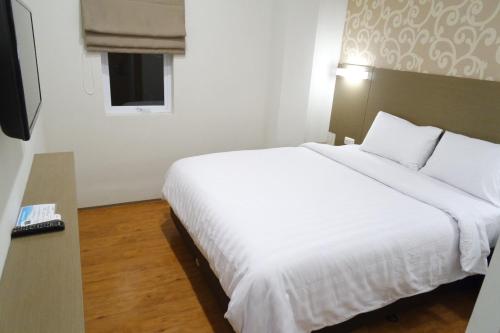 Yokotel Hotel Room Type - Business Double Room