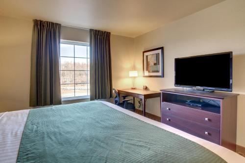 Cobblestone Inn & Suites - Cambridge