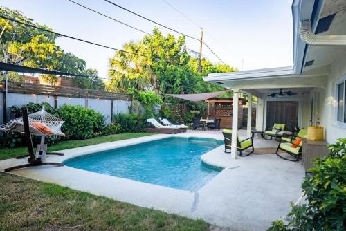 Dinas Home with Modern Interior and Heated Pool in Delray Beach, USA