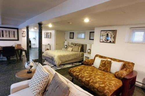 B&B Laurelton - Cozy Studio; Lower Level Unit - Bed and Breakfast Laurelton