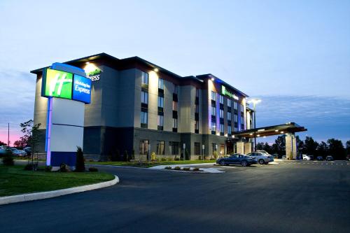 Holiday Inn Express Pembroke, an IHG hotel - Hotel - Pembroke